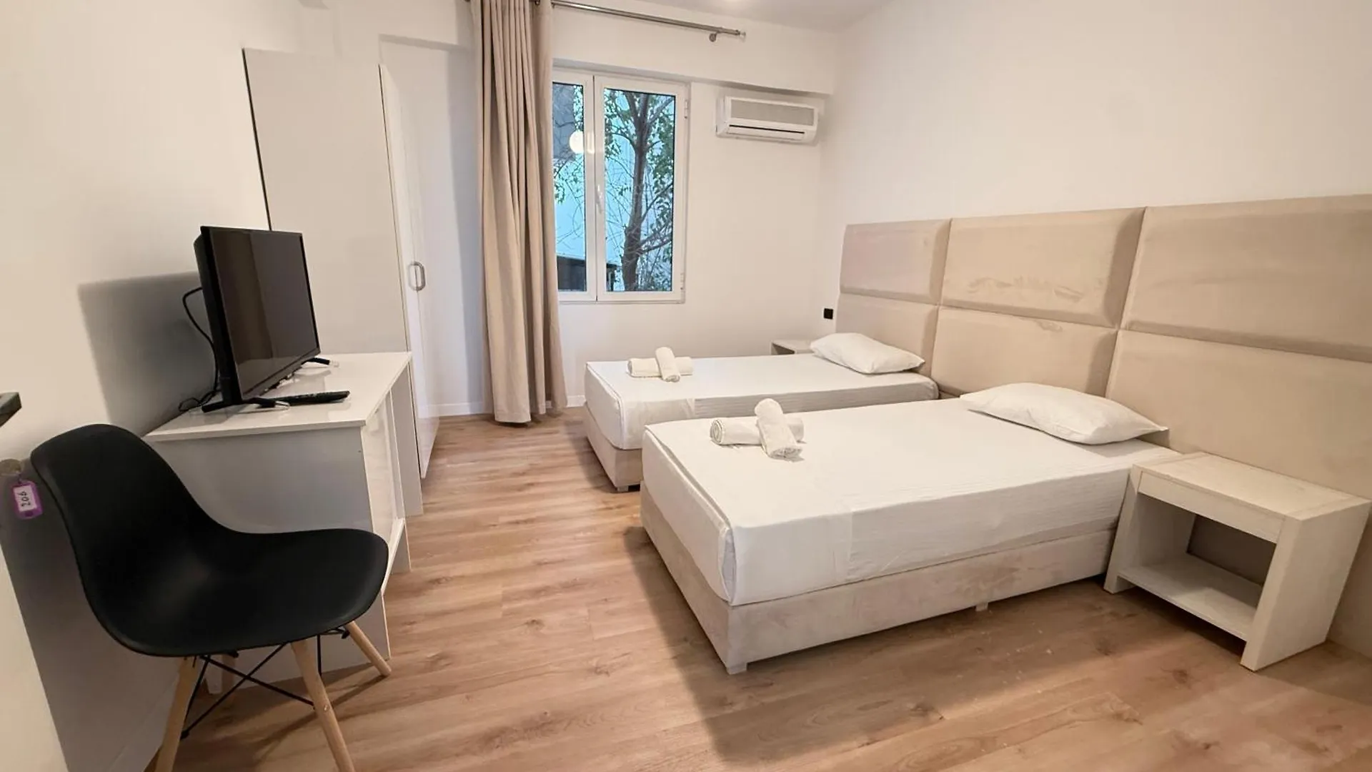 Diamond Central Boutique Hotel Saranda 3*,